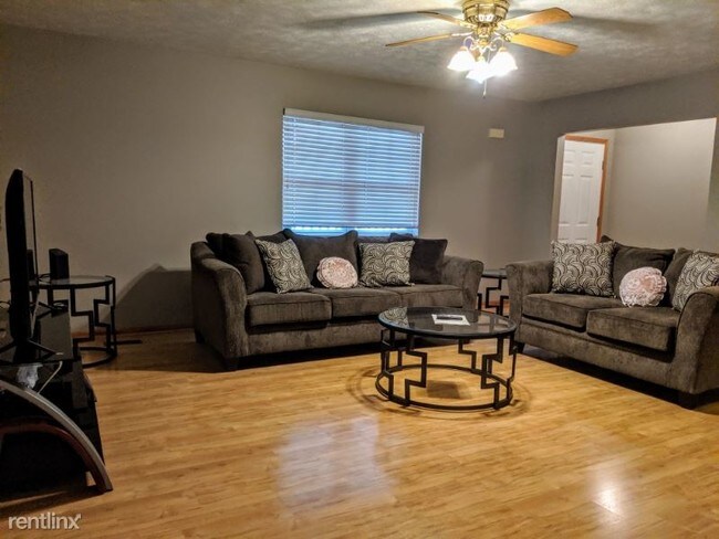 Foto del edificio - 3 br, 2.5 bath Townhome - 819 S 42nd St