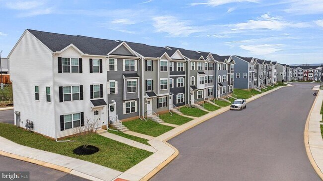Building Photo - 1201 Walnut Bottom Rd