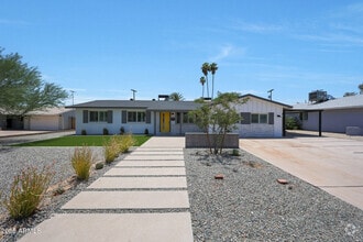 Building Photo - 2809 E Shangri La Rd