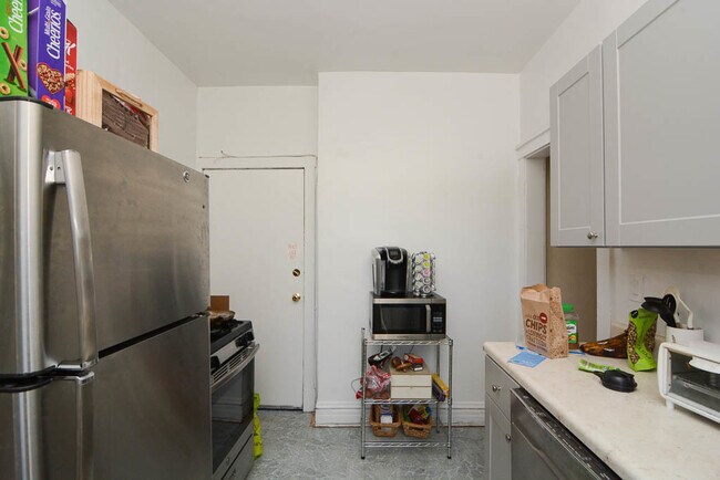 Foto del edificio - 4406 N Racine Ave