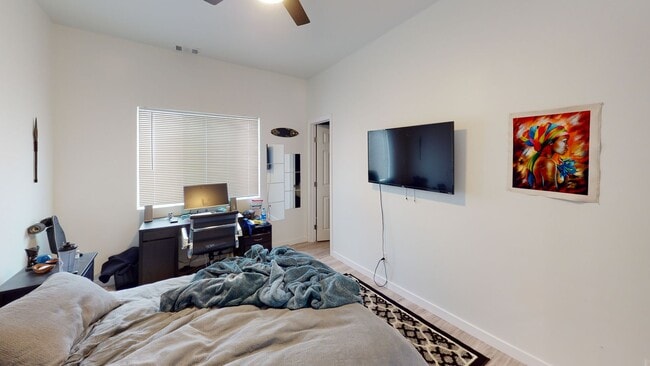 Building Photo - 6330 Mesita Dr