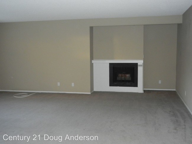 Building Photo - 42865 15th St W