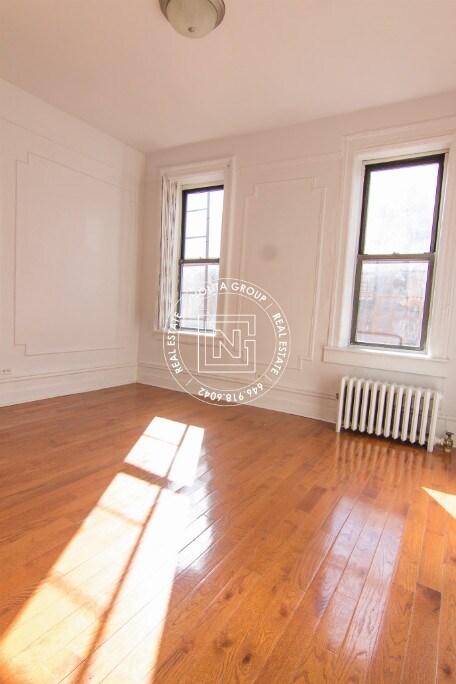 Building Photo - 390 Hooper St
