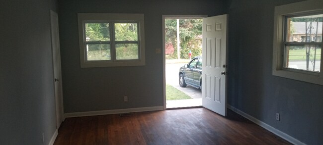 Foto del edificio - 1219 E Cherry St