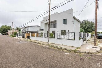 Building Photo - 513 Vidaurri Ave