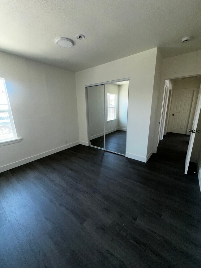 Foto del edificio - 1705 N Sierra Way
