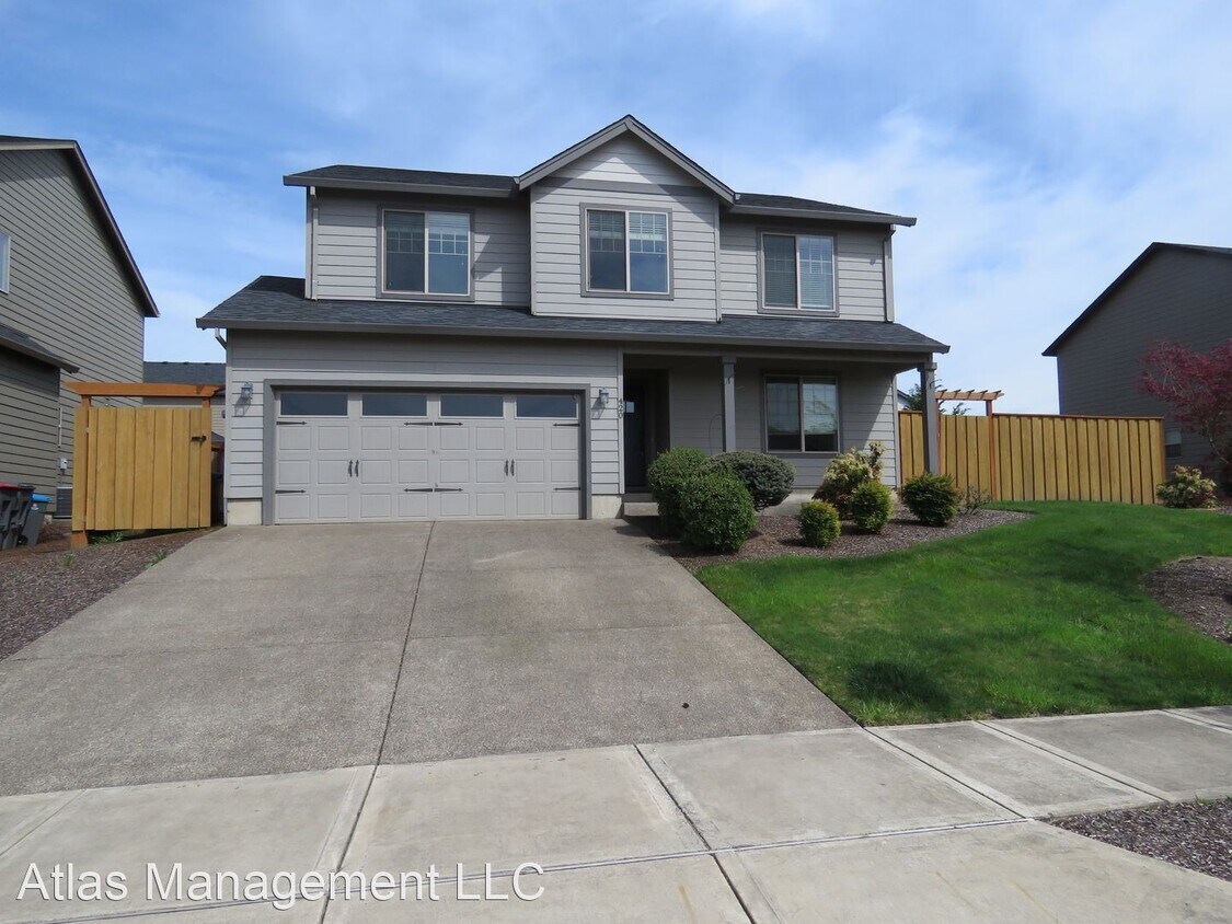 Foto principal - 5 br, 2.5 bath House - 420 SW Mt Rainier