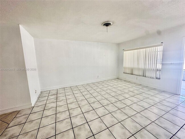 Building Photo - 4616 NW 39th St