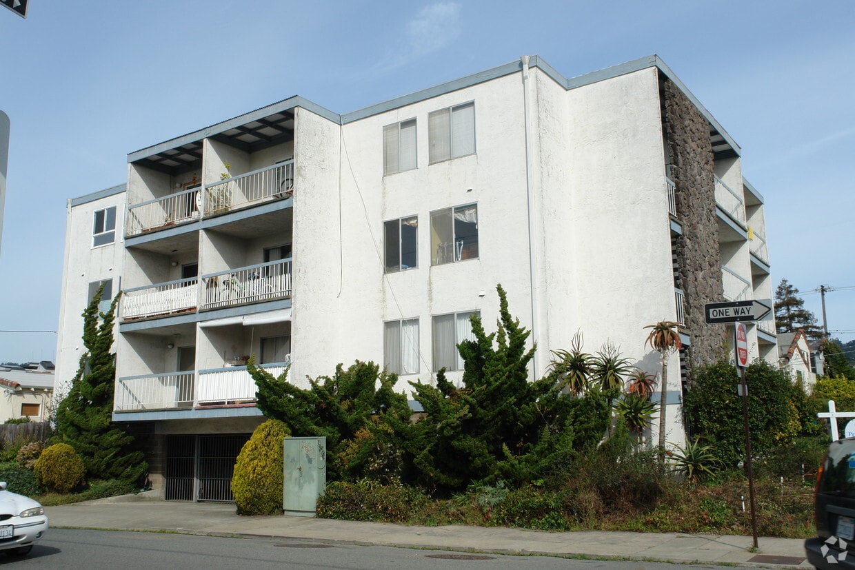Foto del edificio - 1221 Brighton Ave