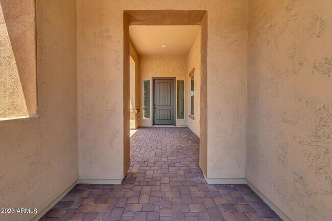 Building Photo - 3822 W Running Deer Trl