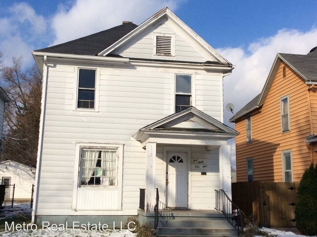 Building Photo - 441 E Taber St