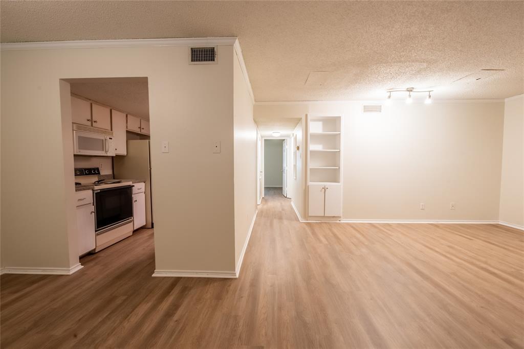 Foto principal - 2401 Leon St