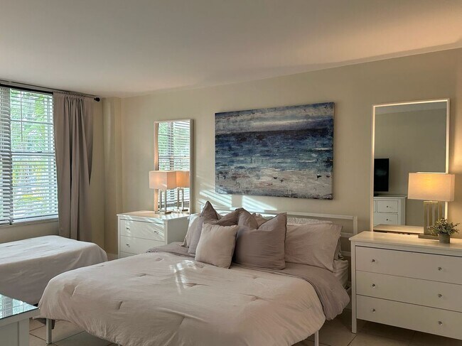 Foto del edificio - 5161 Collins Ave