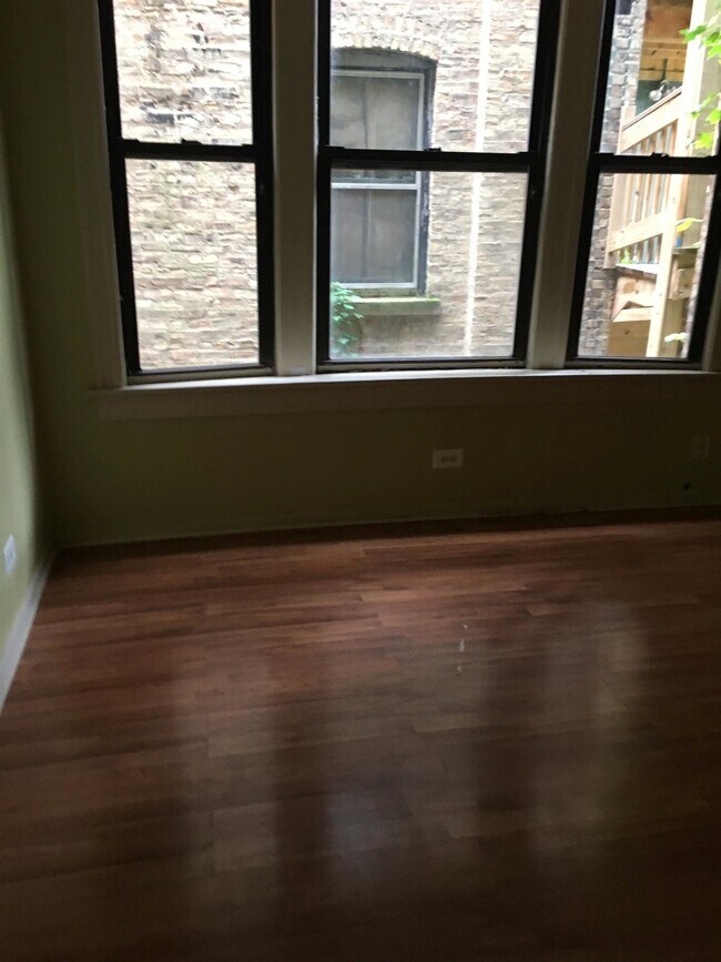 Foto del edificio - 1926 N Humboldt Blvd