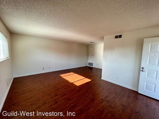 Building Photo - 2 br, 1 bath House - 6553 Greenback #4