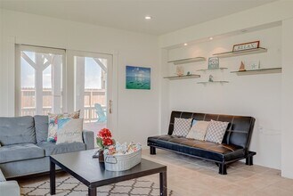 Building Photo - 510 Surf Oaks Dr