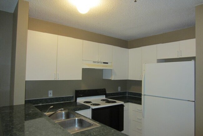 Building Photo - Townhome in Windsor Oaks Kissimmee