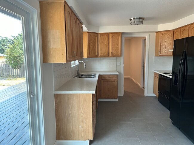 Cocina - 829 NW Anchor Dr