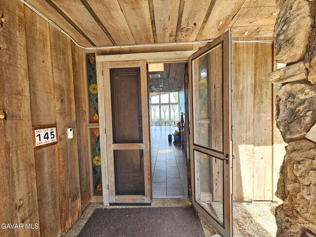 Foto del edificio - 145 Lakeview Dr