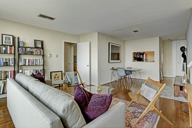 Foto del edificio - 3600 Montrose Blvd