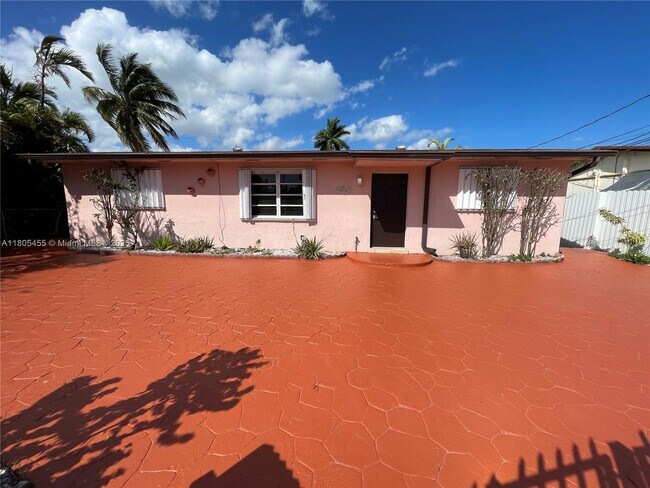 Foto del edificio - 3033 NW 11th Terrace