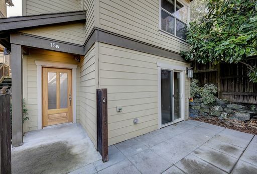 One Bedroom in Queen Anne - with Fenced Yard - One Bedroom in Queen Anne - with Fenced Yard