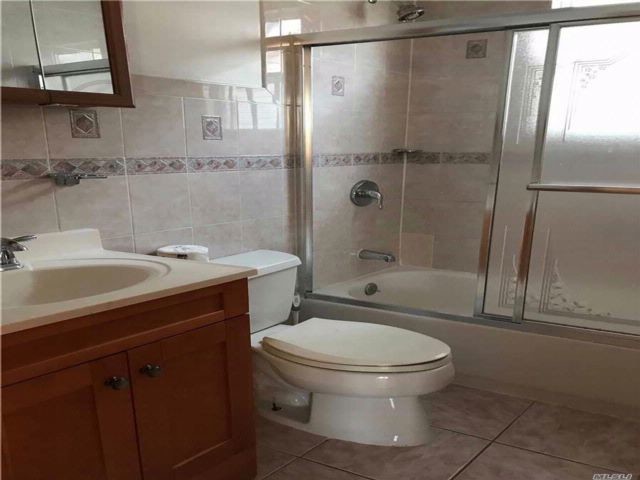 Foto del edificio - 126-03 115th Ave