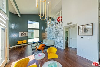 Building Photo - 600 Ridgeley Dr