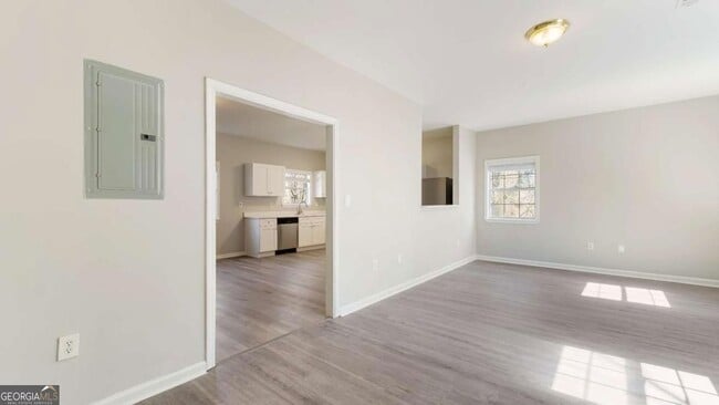 Building Photo - 848 Ridge Ave NW