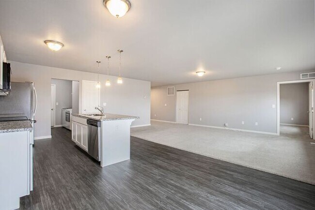 Building Photo - 5378 Eagle Glen Dr SW