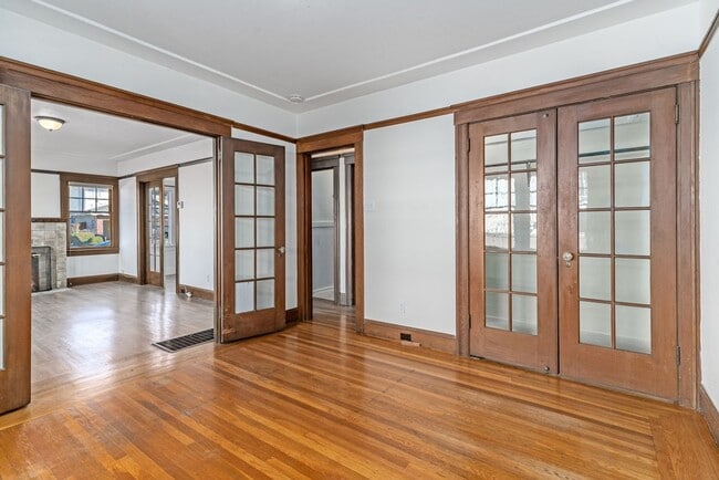 Photo - CLINTON AVE 2134-2138 Apartment