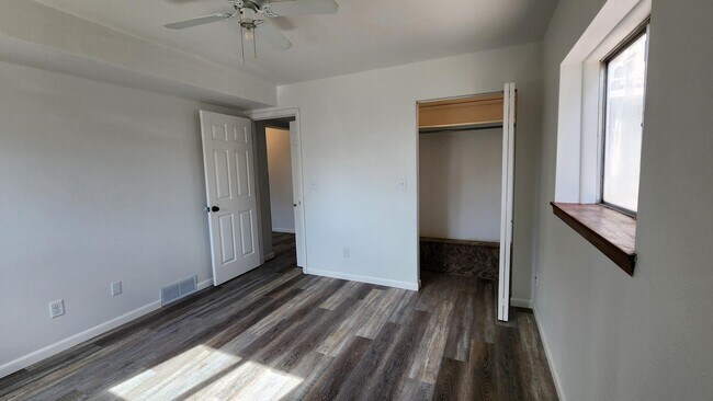 Foto del edificio - 102 N 9th St