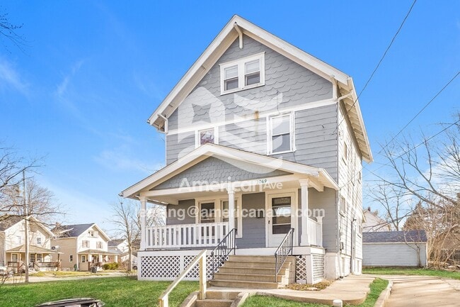 Building Photo - 1069 Herberich Ave