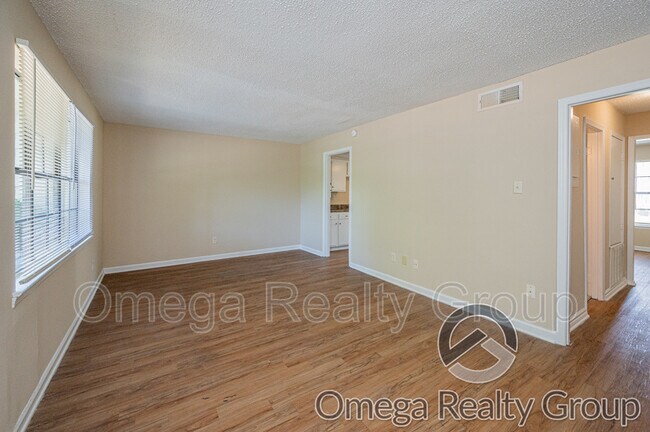 Foto del edificio - 1827 Carson Rd