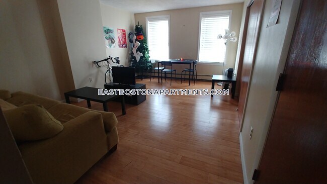 Building Photo - 27 Eutaw St