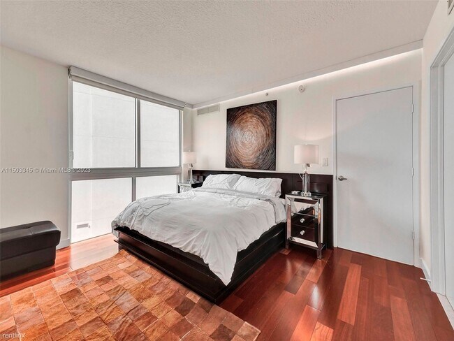 Foto del edificio - 3 br, 2 bath House - 150 Sunny Isles Blvd ...