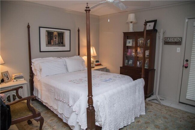 Foto del edificio - 2 Bedroom 2 bath Duplex for rent