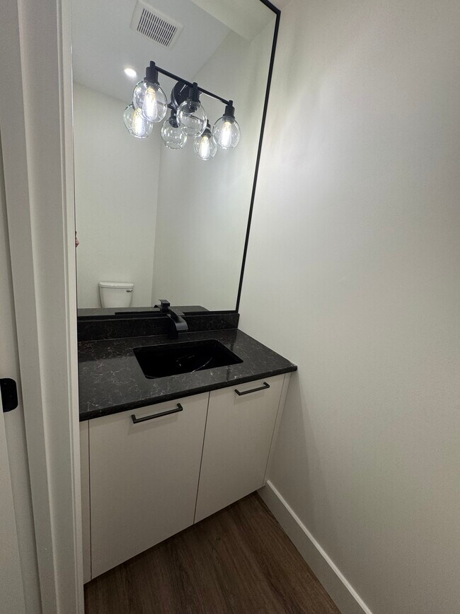 Building Photo - Beautiful  new build in St Thomas availabl...