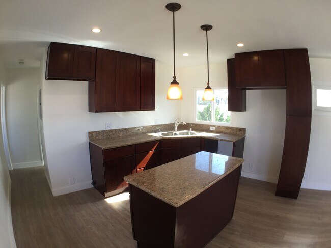 Building Photo - 1706 Camino de la Costa