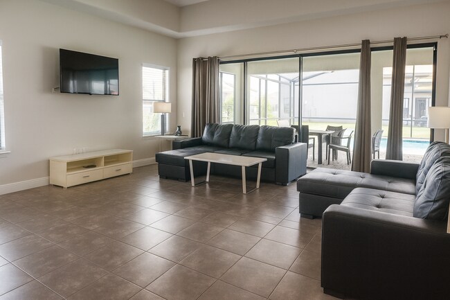 Foto del edificio - Spacious 5-Bedroom Retreat with 4.5 Baths ...