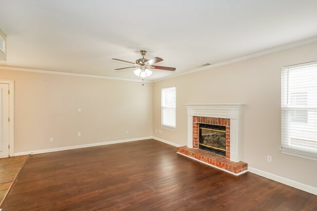 Building Photo - 104 Northlake Dr