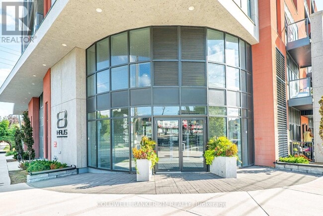 Building Photo - 2433 Dufferin St