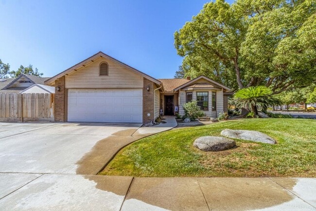 Building Photo - 407 Hoover Ave