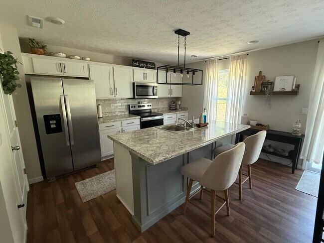 Building Photo - 157 Ashburn Way