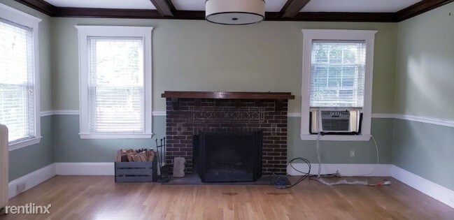 Foto del edificio - 48 Blue Hills Pkwy