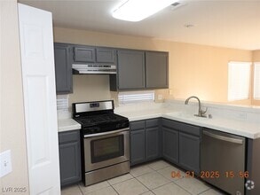 Building Photo - 8249 Illusion Ct