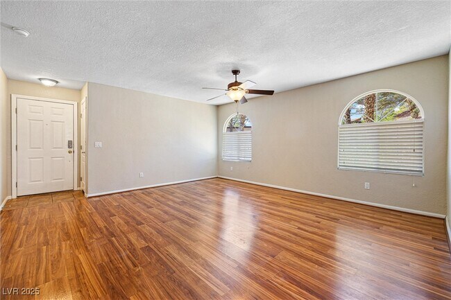 Foto del edificio - 9325 W Desert Inn Rd