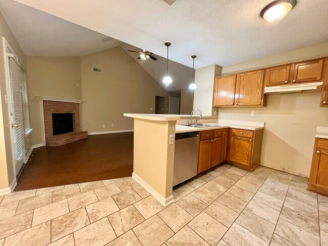 Building Photo - 951 Scofield Dr