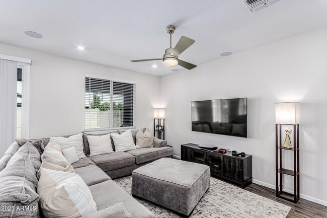 Building Photo - 17478 W Paraiso Ln