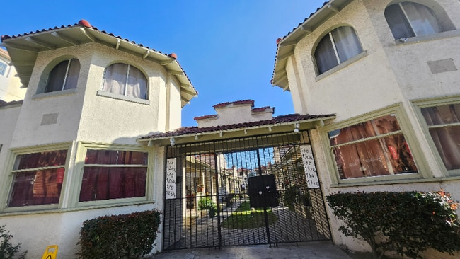 Building Photo - 728 S Carondelet St